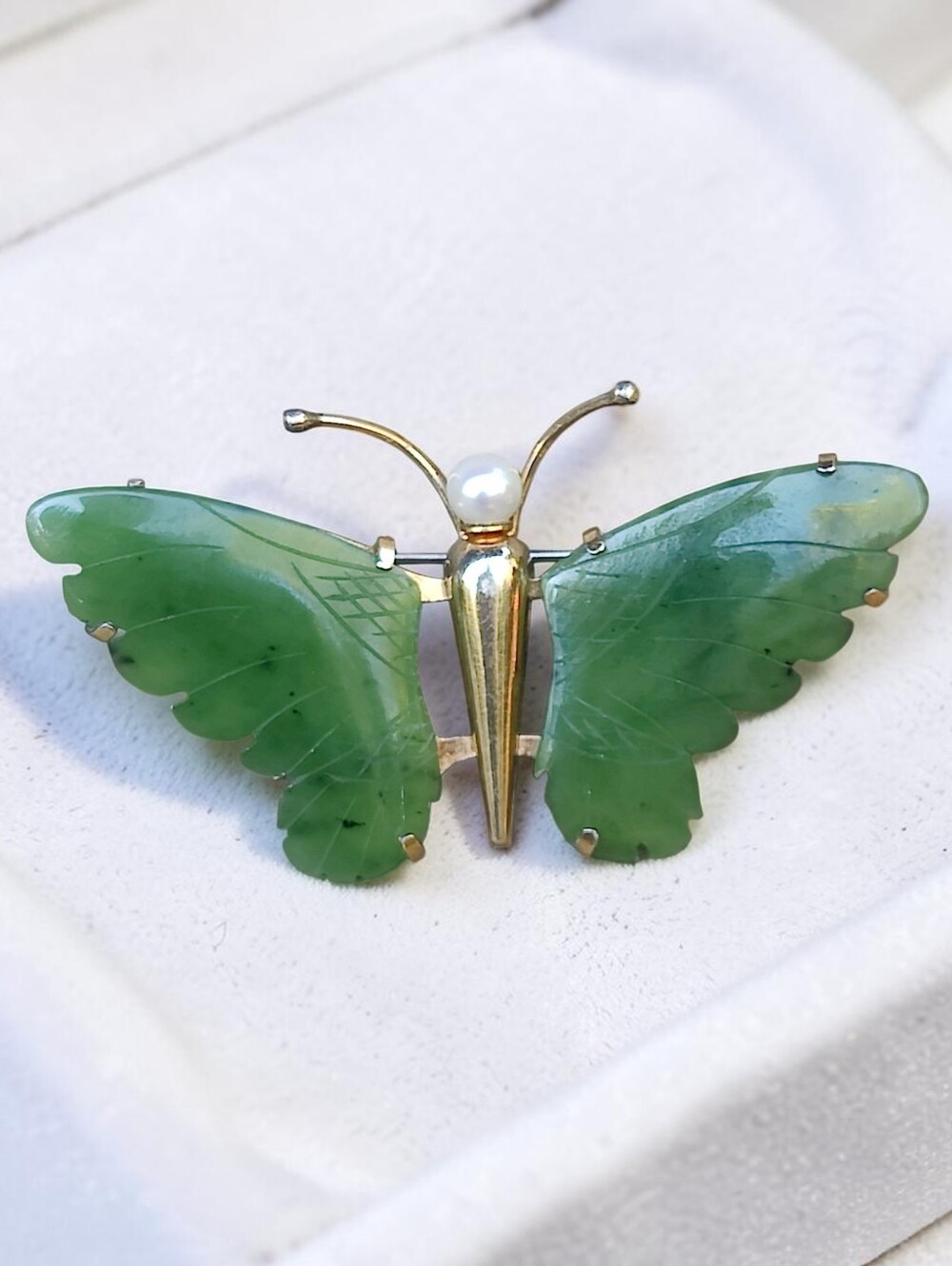 🦋 Large Vintage Jade And Cultured Pearl Butterfly Pin
